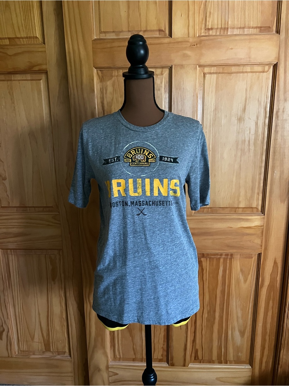 Unisex NHL Heather Gray Bruins Tee Youth XL fits like women’s medium